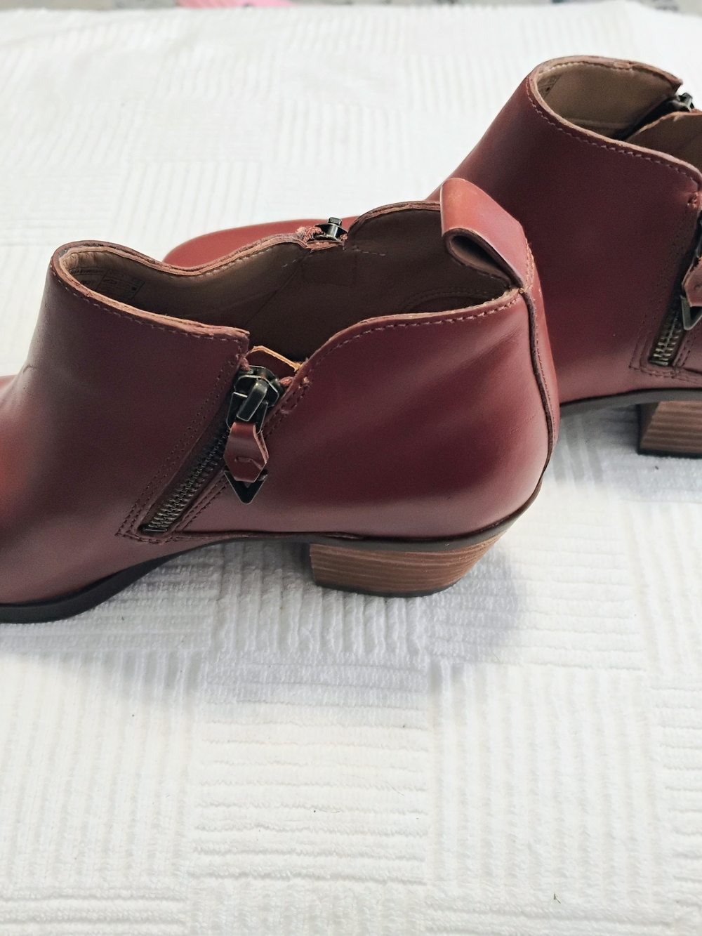 Vionic Cecily Leather Ankle Boots Women's 7.5 Cognac Brown Side Zips - Picture 12 of 13